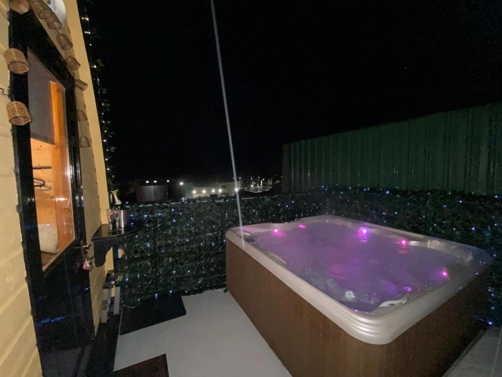 Ferienwohnung Arch Pod & Hot Tub Carndonagh Exterior foto